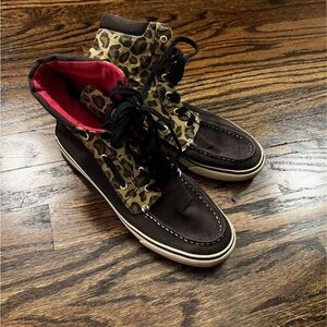 Sperry high tops. Size 8.